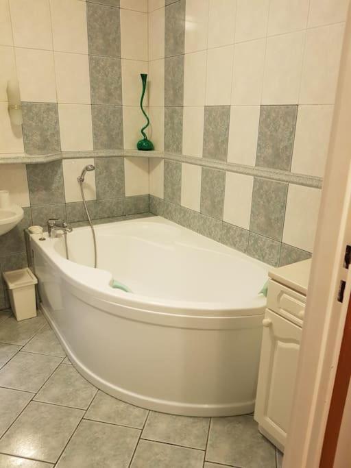 Апартаменты Sloneczny Apartamencik Вроцлав Экстерьер фото